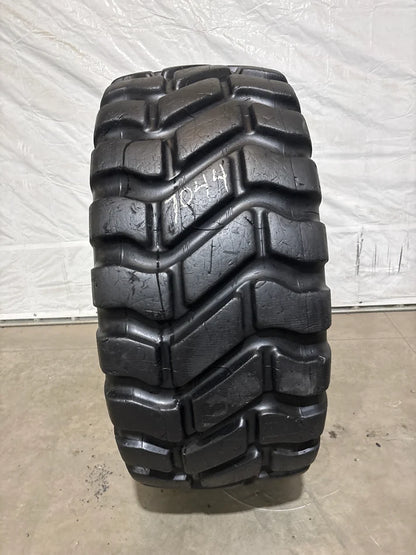 23.5R25 GOODYEAR UNISTEEL RADIAL CONSTRUCTION #7044