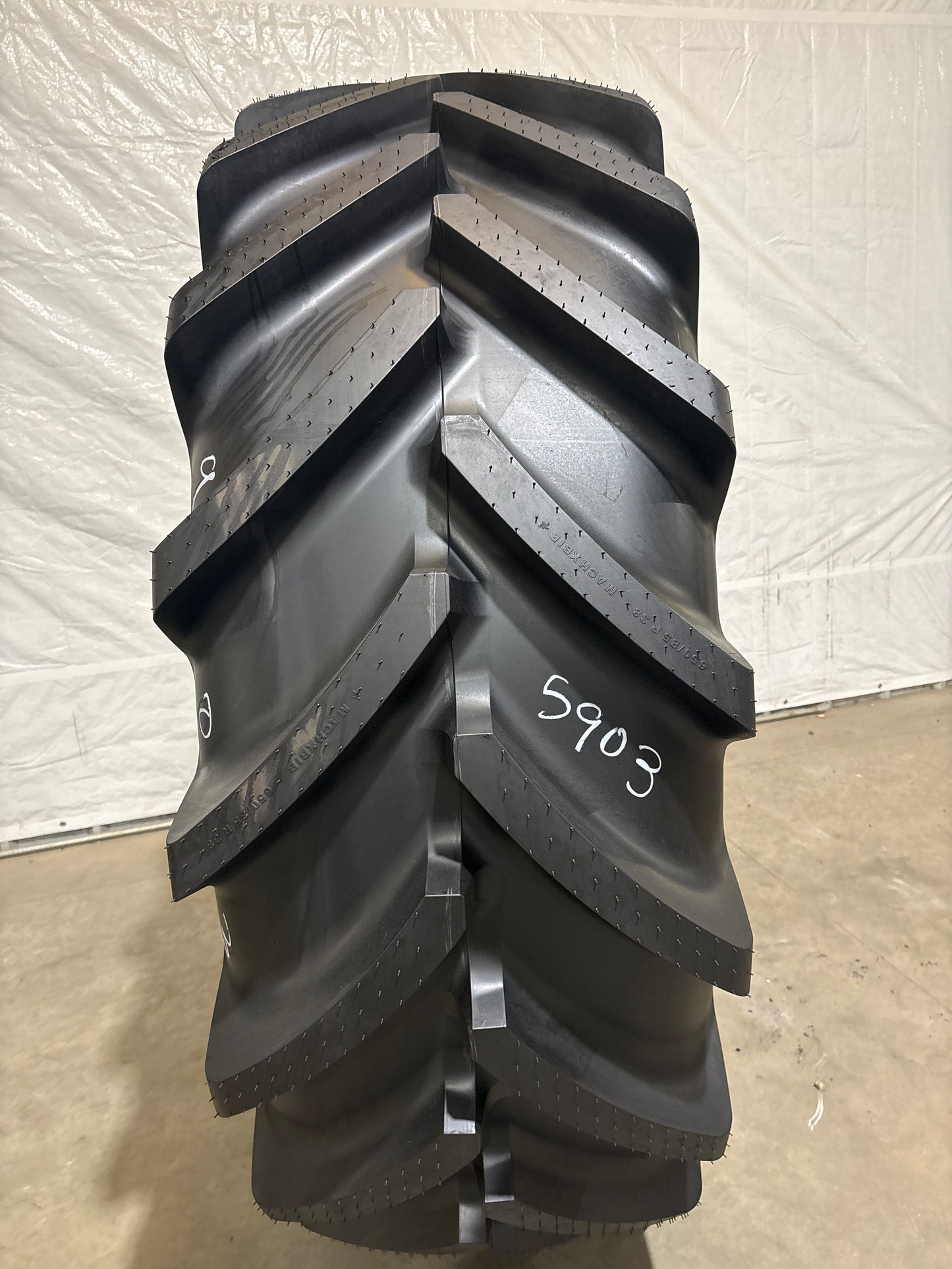 650/85R38 MICHELIN MACHXBIB #5903