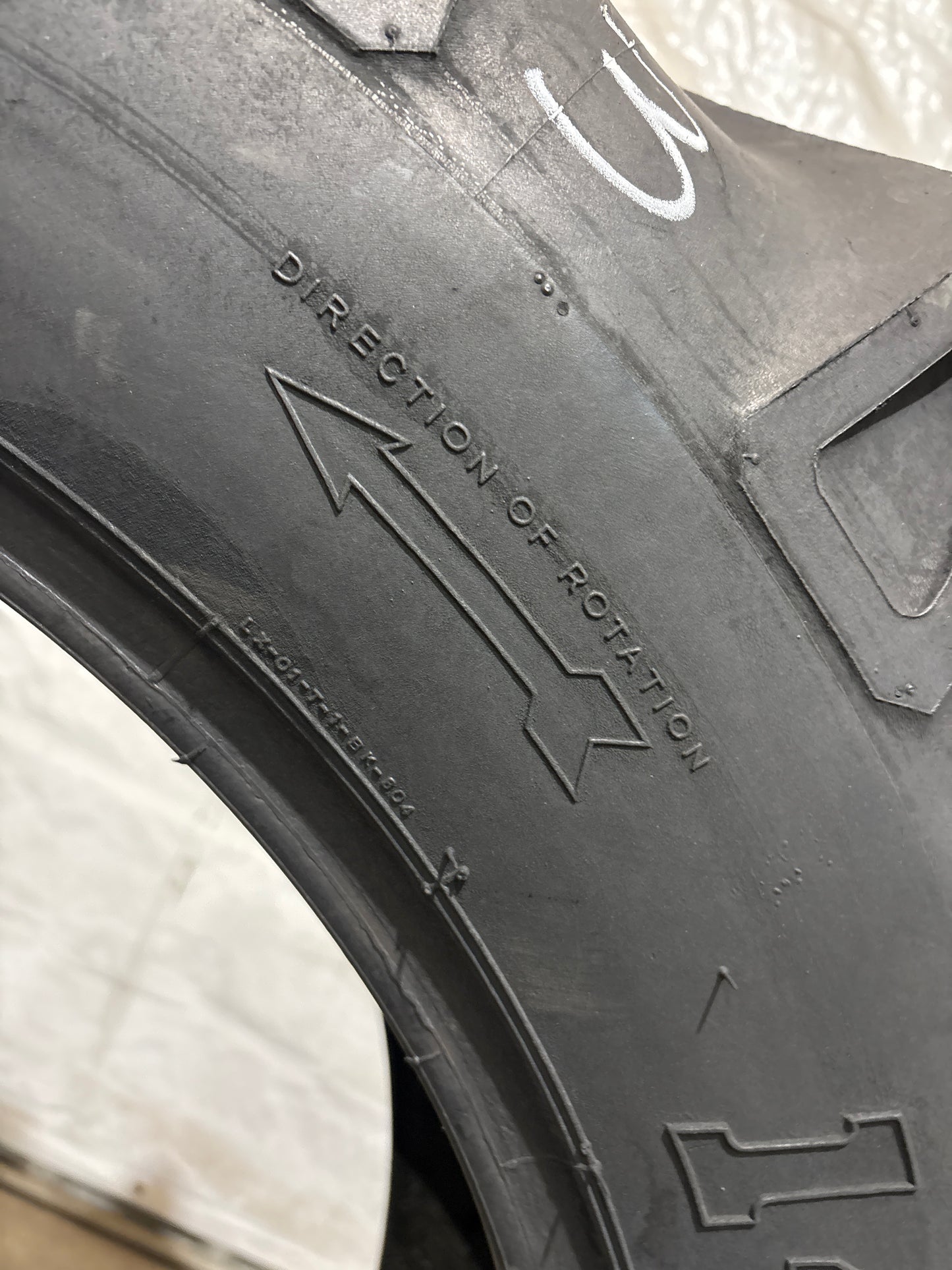 14.9-28 BKT TR-135 #5631