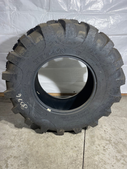 16.9-24 TITAN IND TRACTOR LUG 8 PLY (16.9R24, 420/85R24)