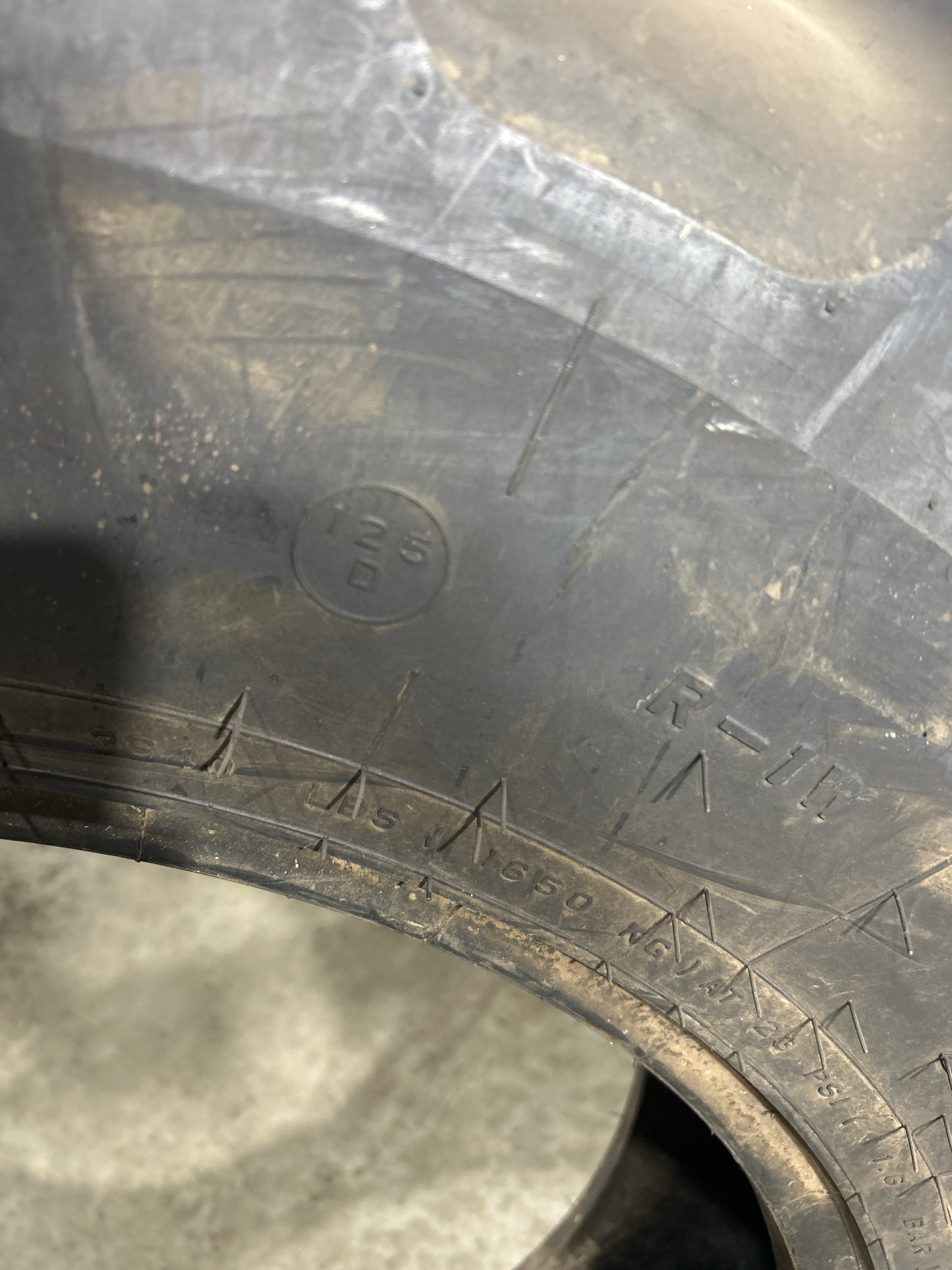 340/85R24 (13.6R24) FIRESTONE PERFORMER 85