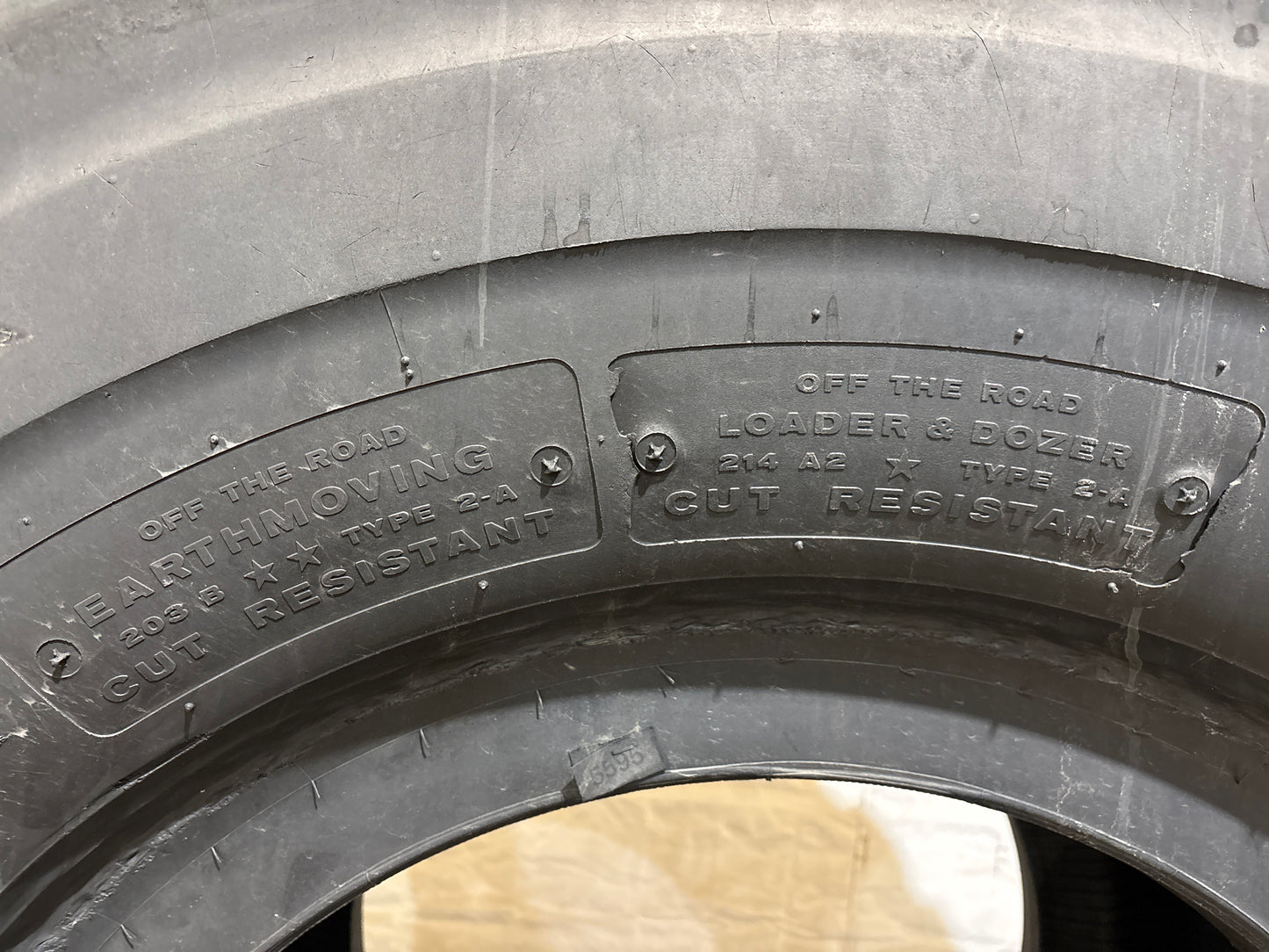 875/65R29 BRIDGESTONE V-STEEL L TRACTION RADIAL #5595