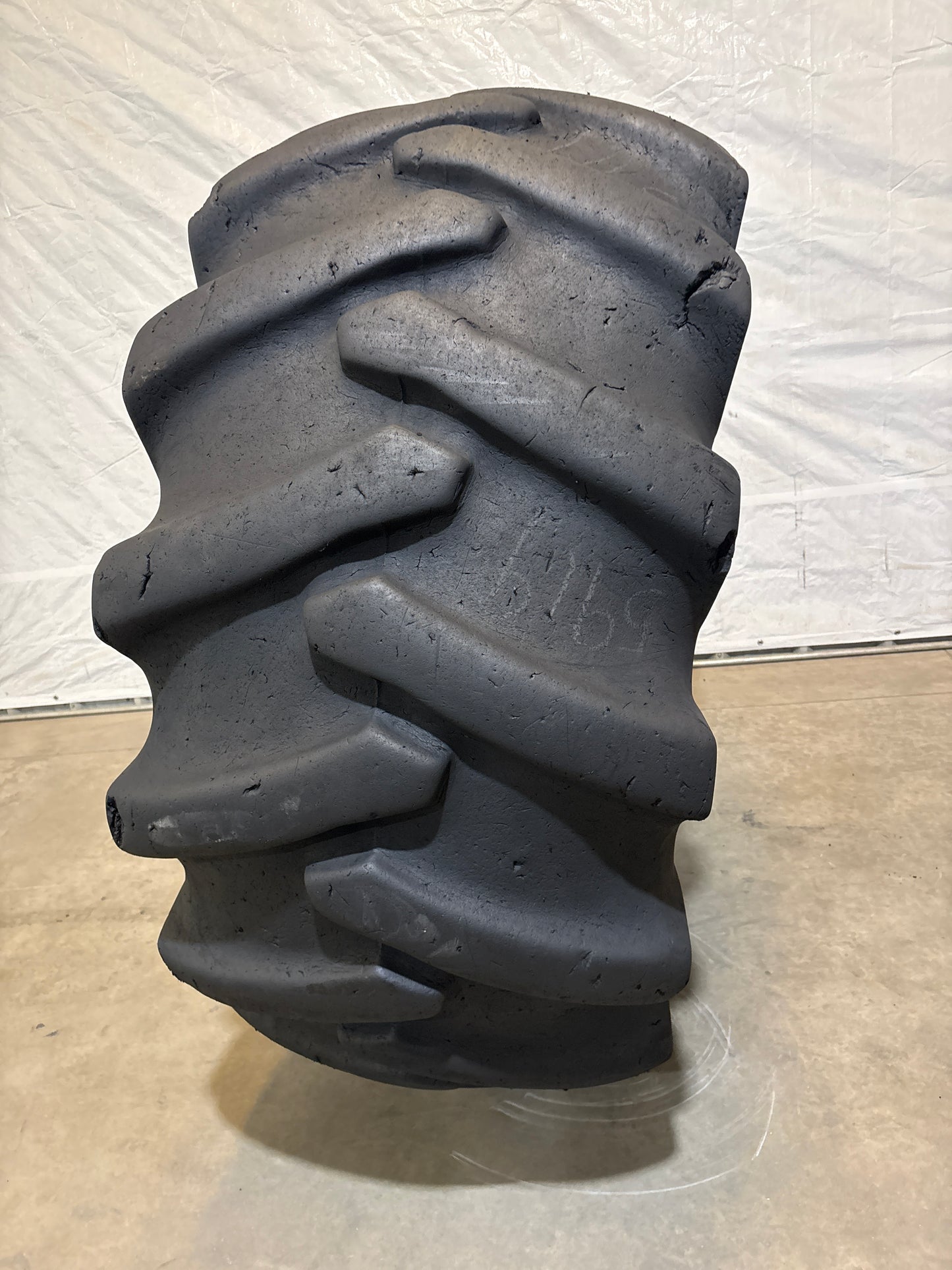30.5-32 FIRESTONE SEVERE SERVICE BIAS PLY AGRICULTURAL/FORESTRY TIRE #5919