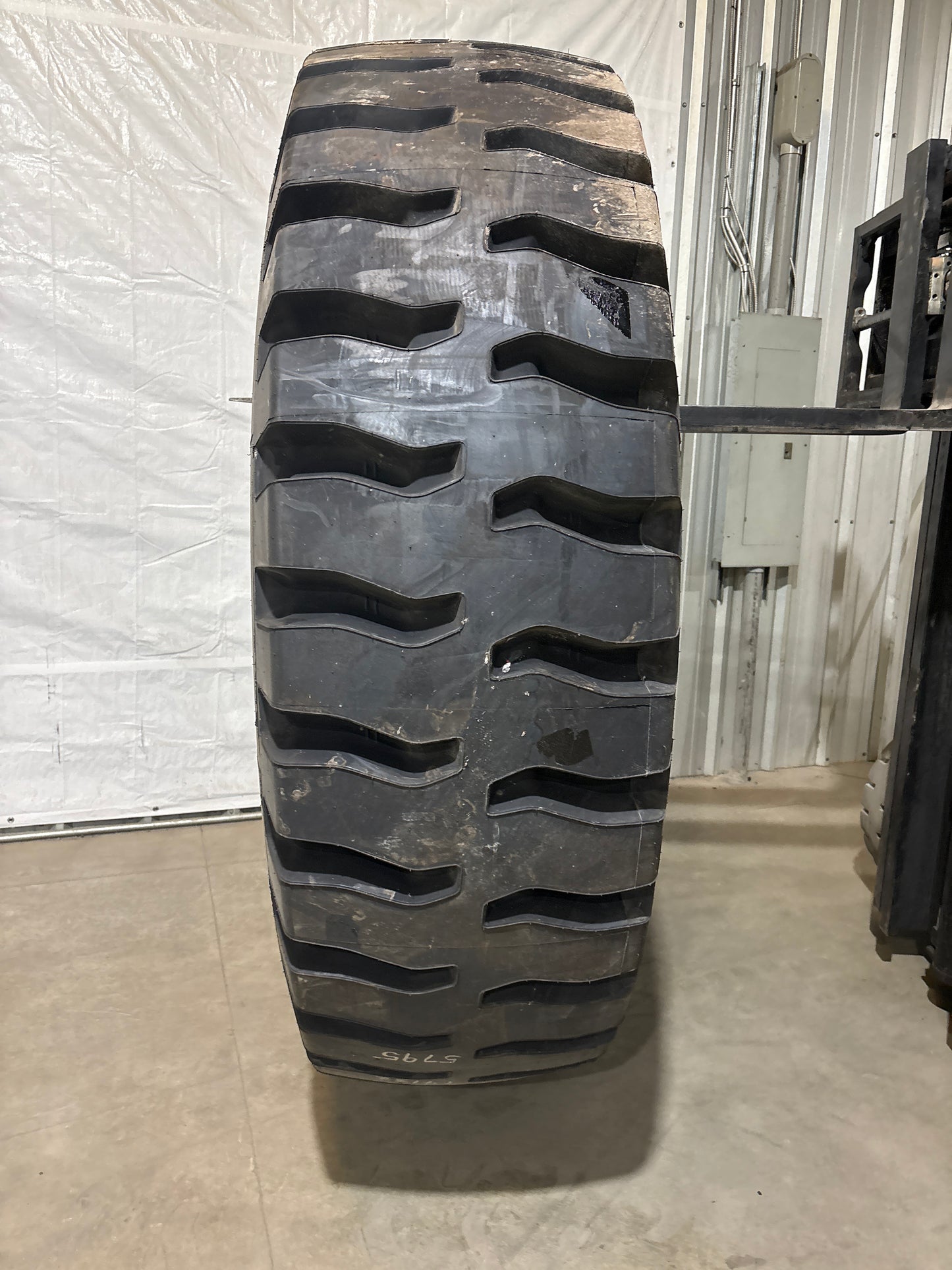 24.00R35 MAXAM MS 402 #5795