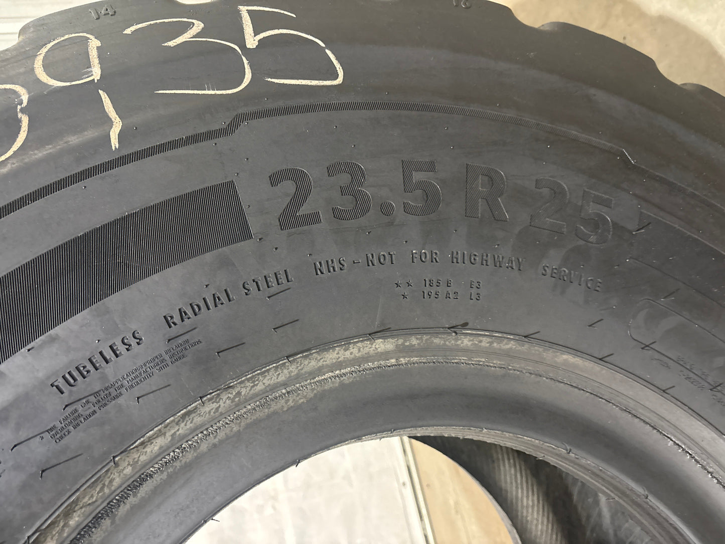 23.5R25 CONTINENTAL EM-MASTER #5935