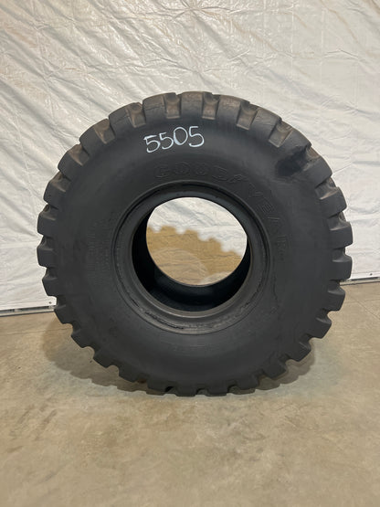 23.5R25 GOODYEAR UNISTEEL RADIAL CONSTRUCTION #5505