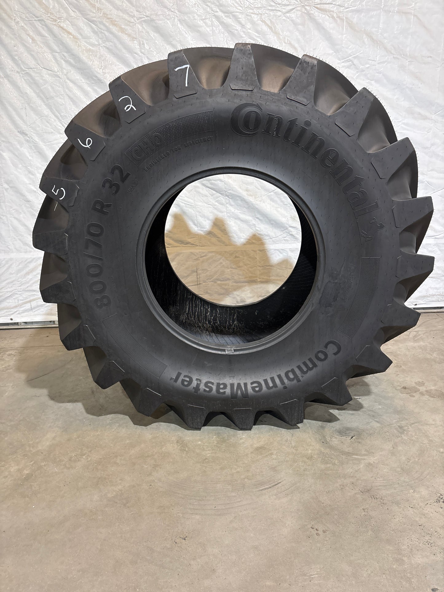 USED 800/70R32 CONTINENTAL COMBINE MASTER #5627