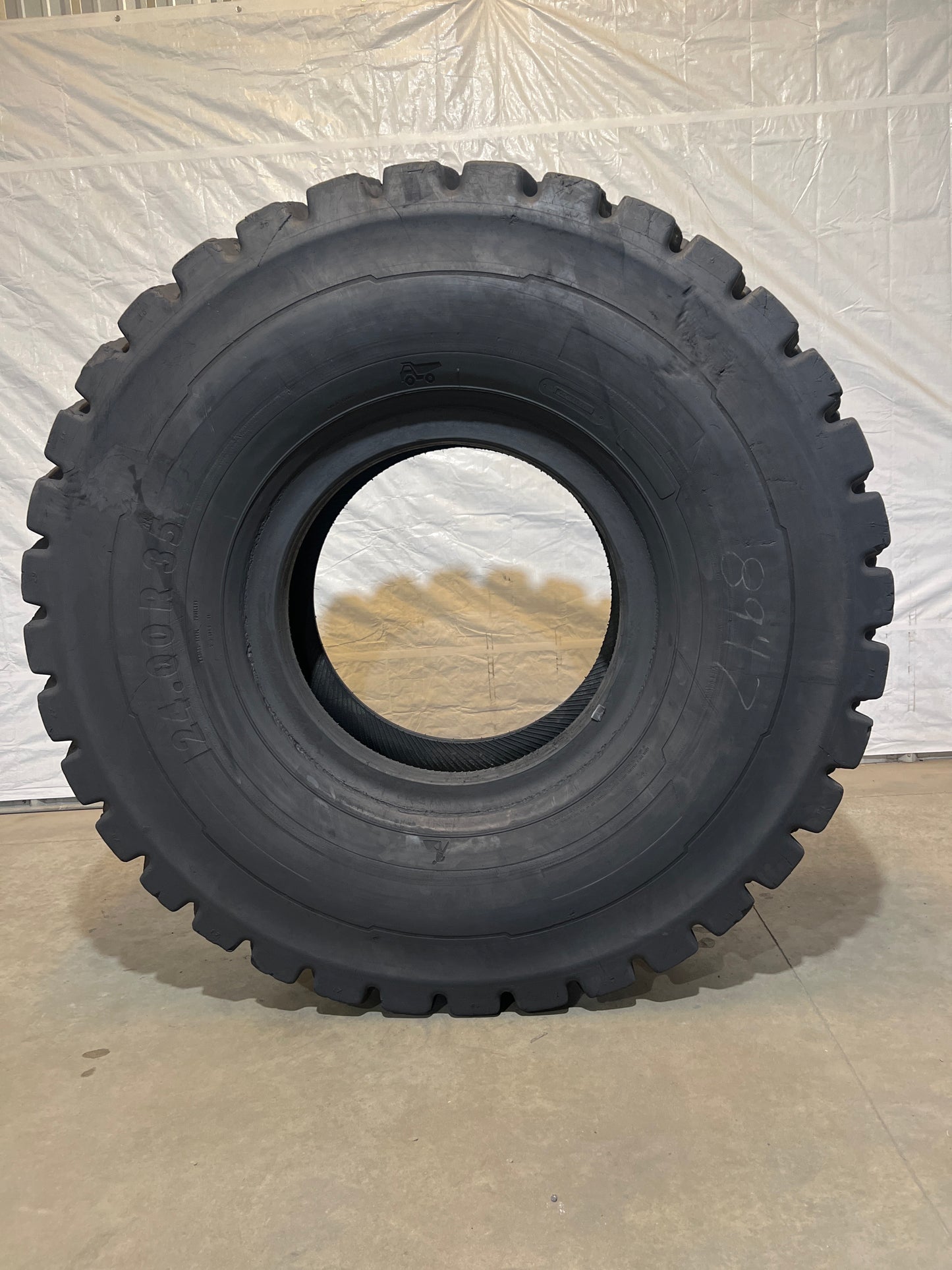 24.00R35 CONTINENTAL RDT-MASTER #8947