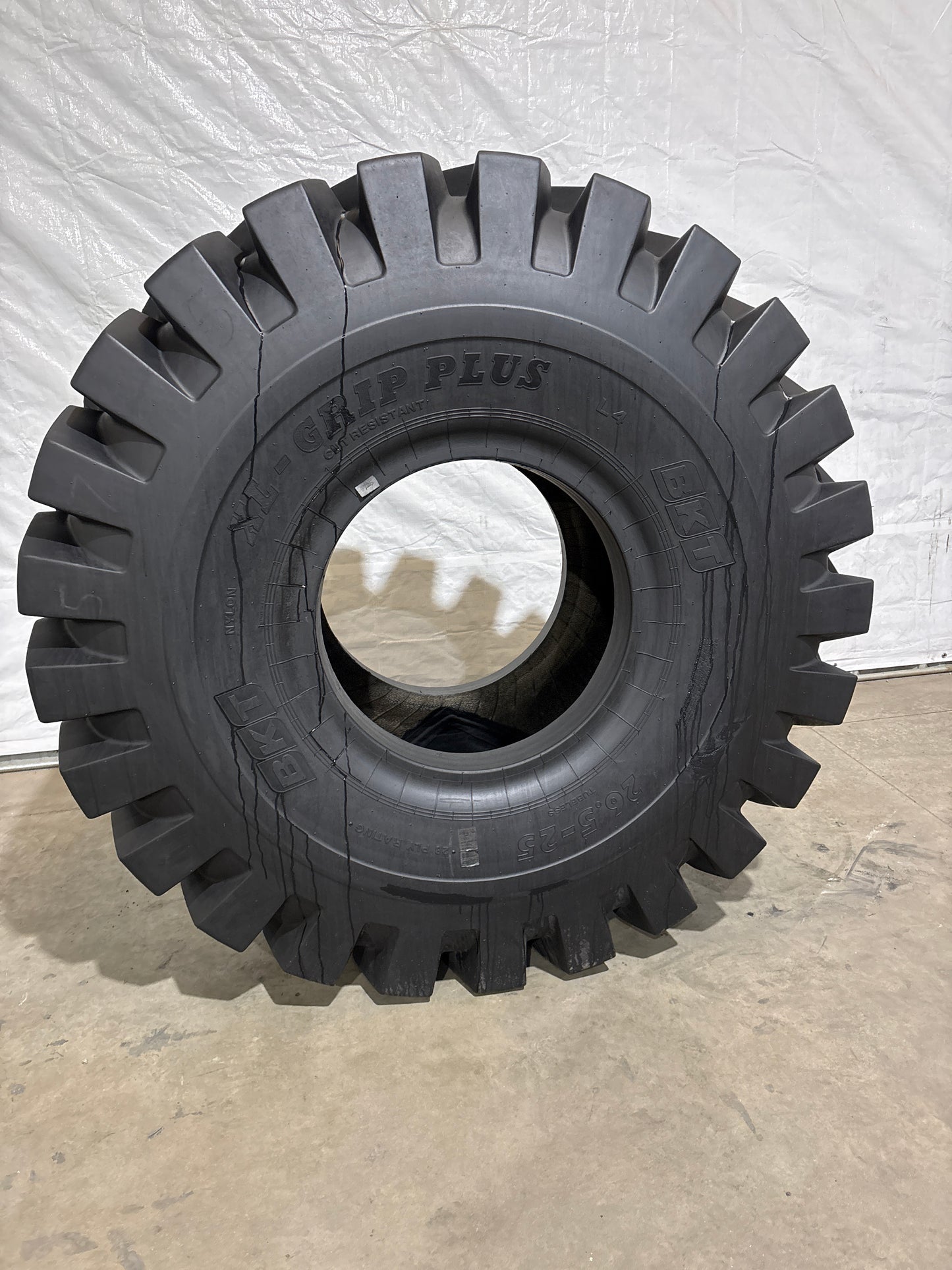 26.5-25 BKT XL-GRIP PLUS #5725