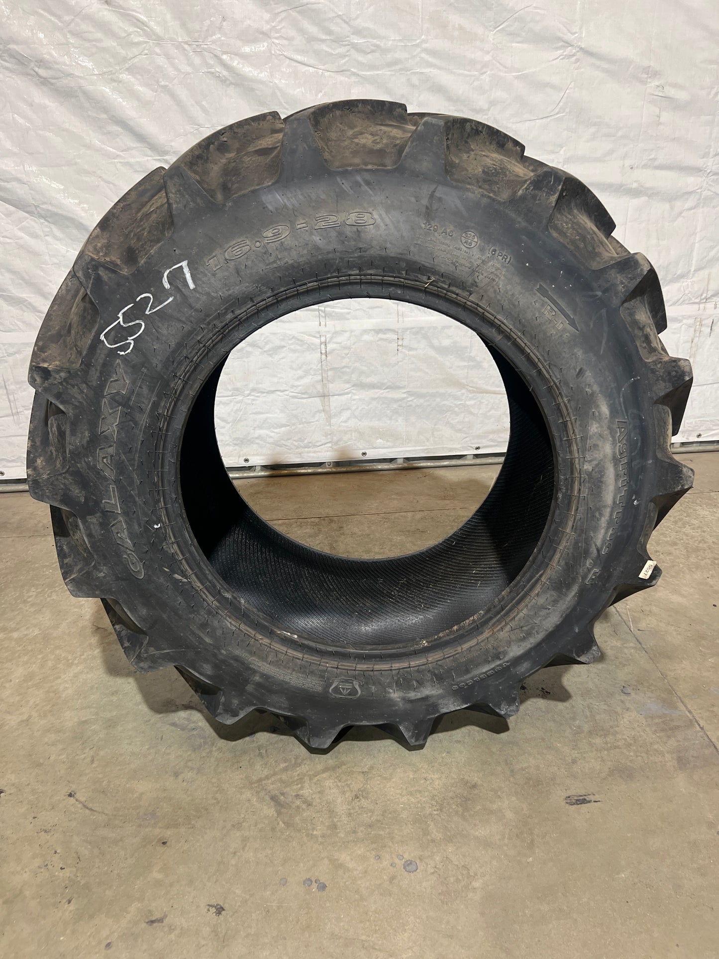 16.9-28 GALAXY AGRI TRAC II #5527