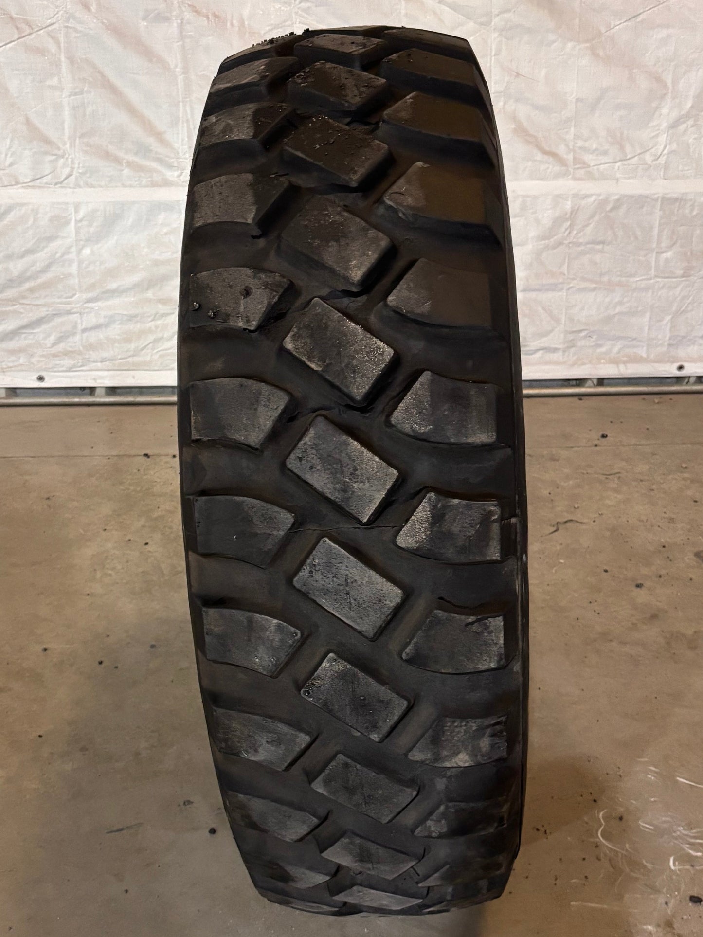 14.00R20 GOODYEAR AT-2A UNI-STEEL #7106