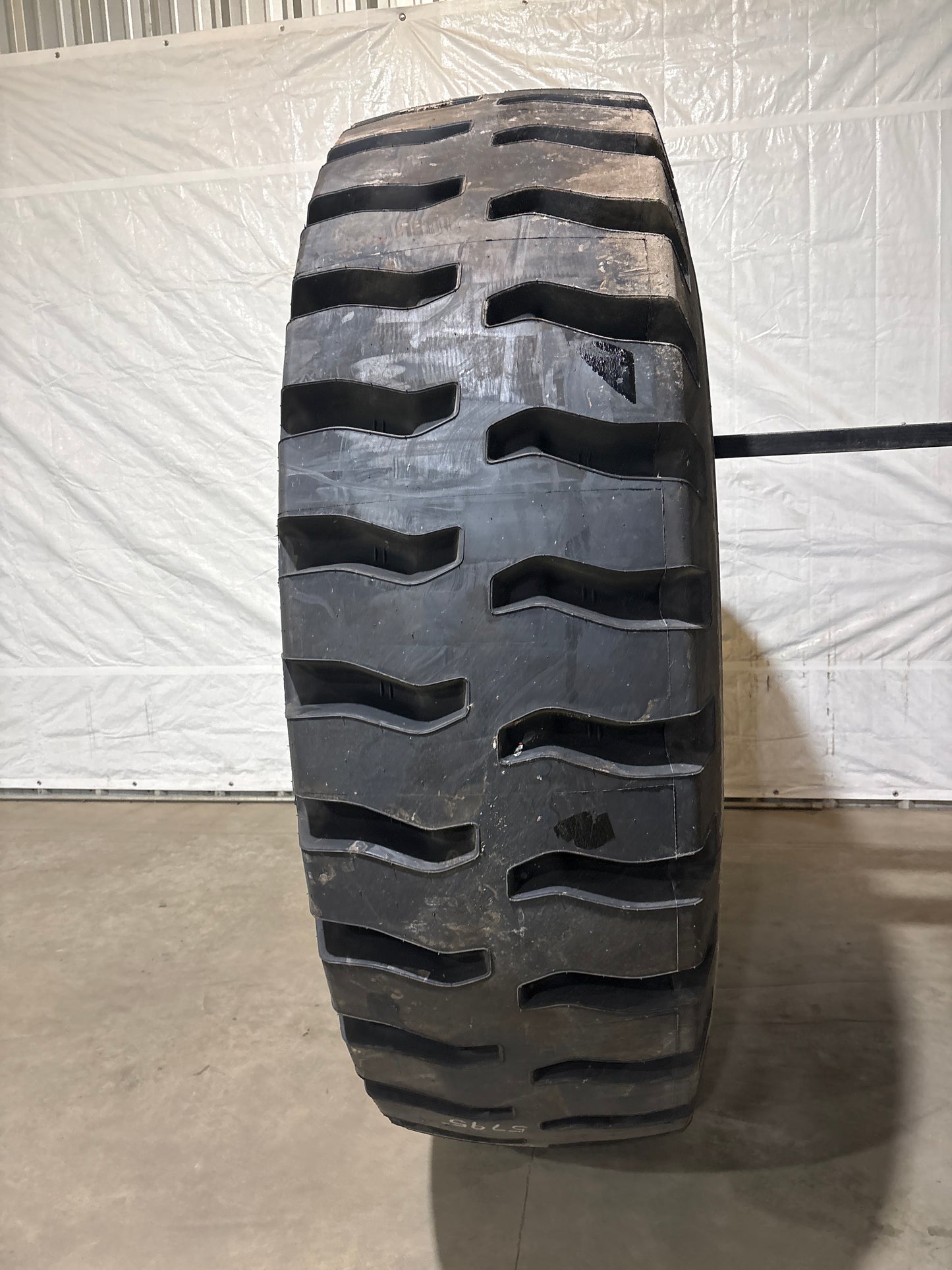 24.00R35 MAXAM MS 402 #5795