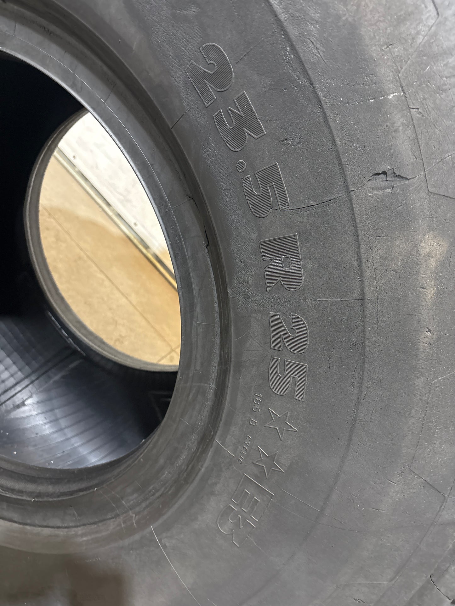 23.5R25 MICHELIN XADN+ #5987