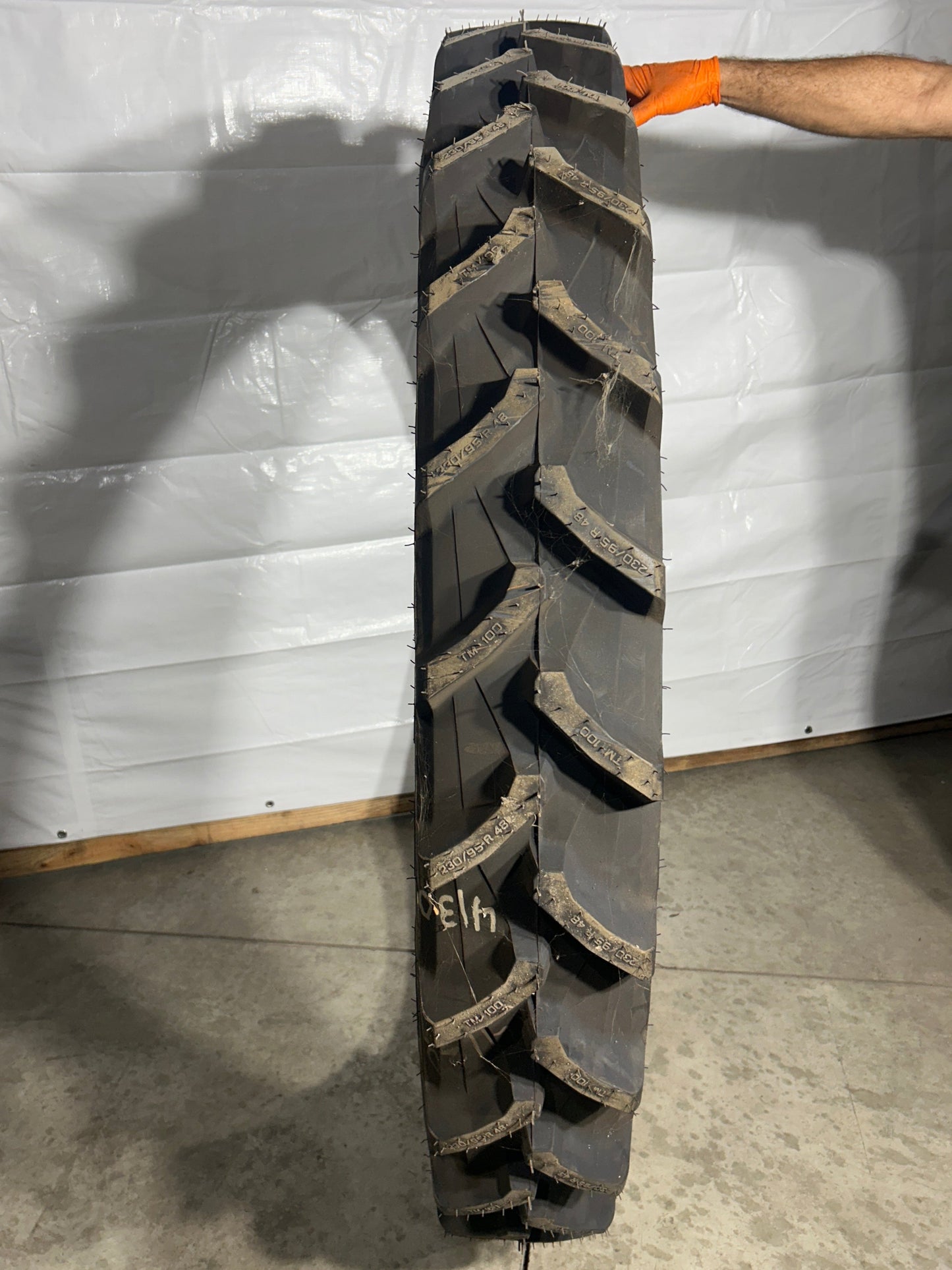 230/95R48 (9.5R48) TRELLEBORG TM100