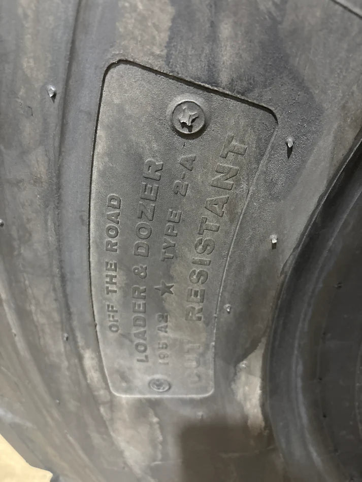 23.5R25 BRIDGESTONE V-STEEL J TRACTION #5956
