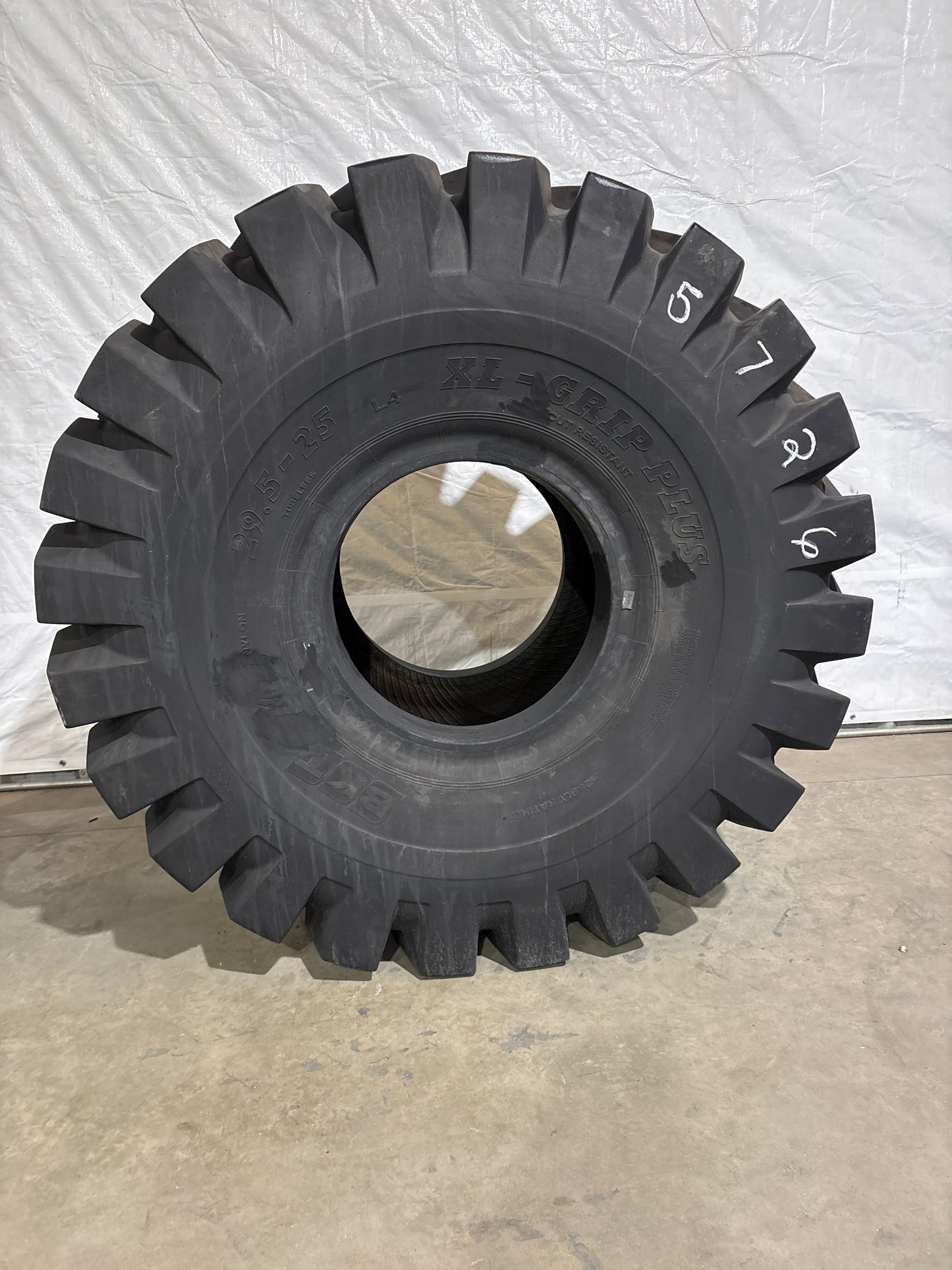 29.5-25 BKT XL-GRIP PLUS 28 PLY #5726