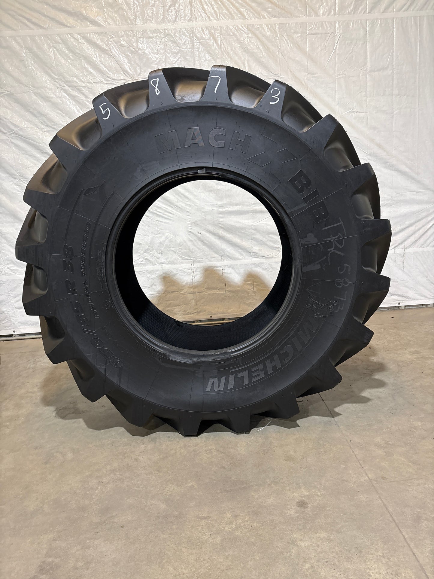 650/85R38 MICHELIN MACHXBIB #5873