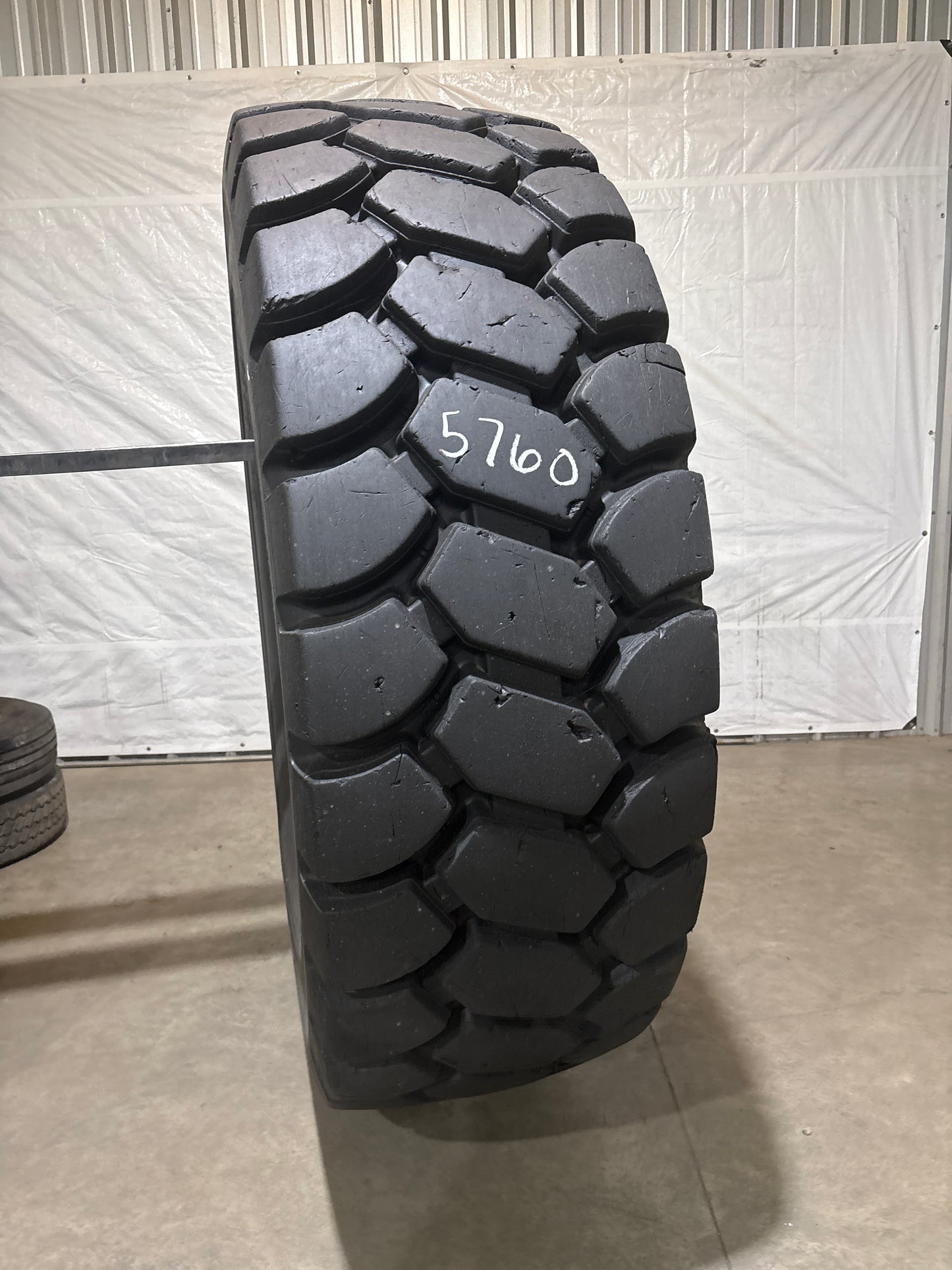 24.00R35 MAXAM MS-401 #5760