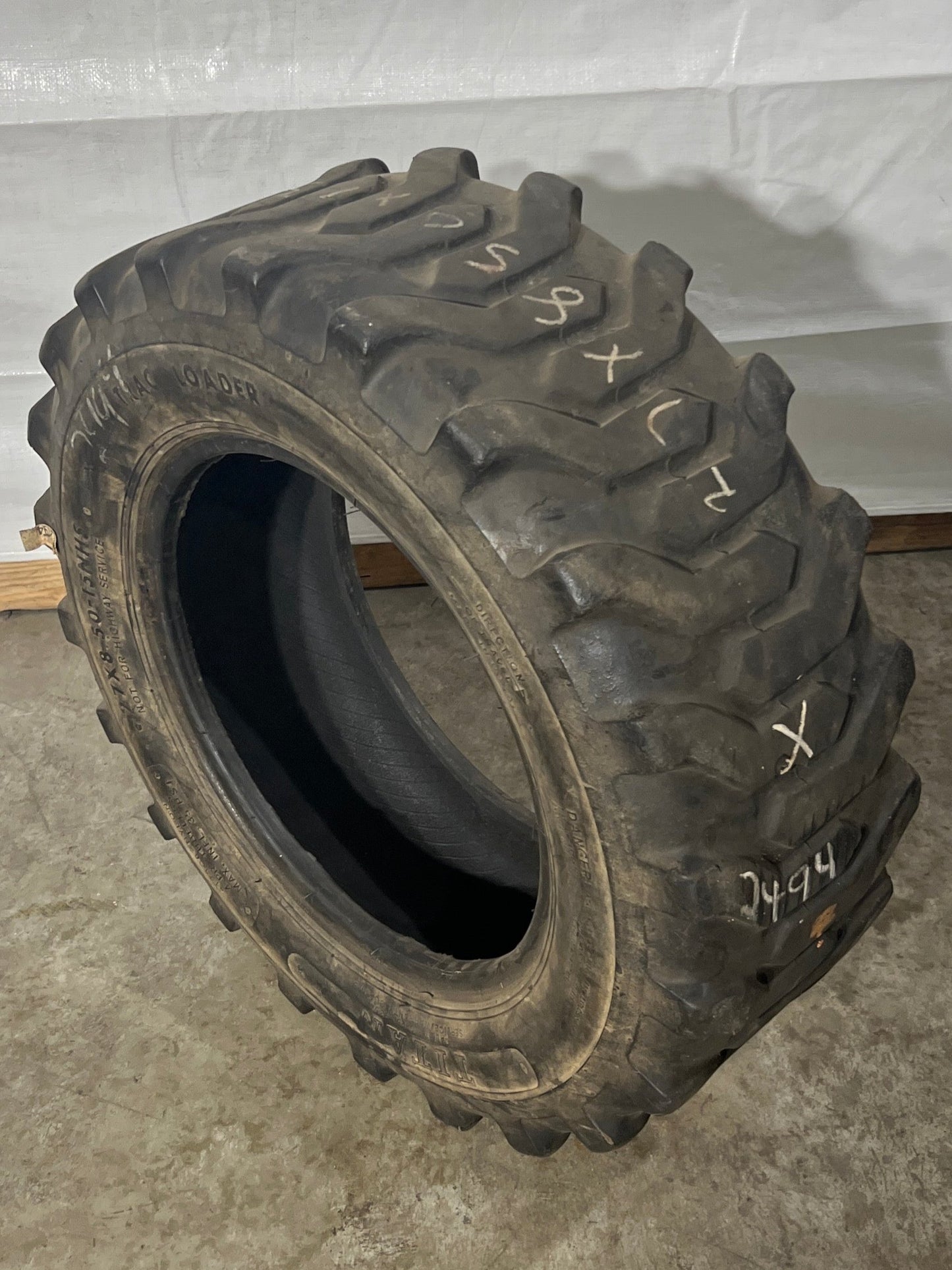 27x8.50-15 TITAN TRAC LOADER