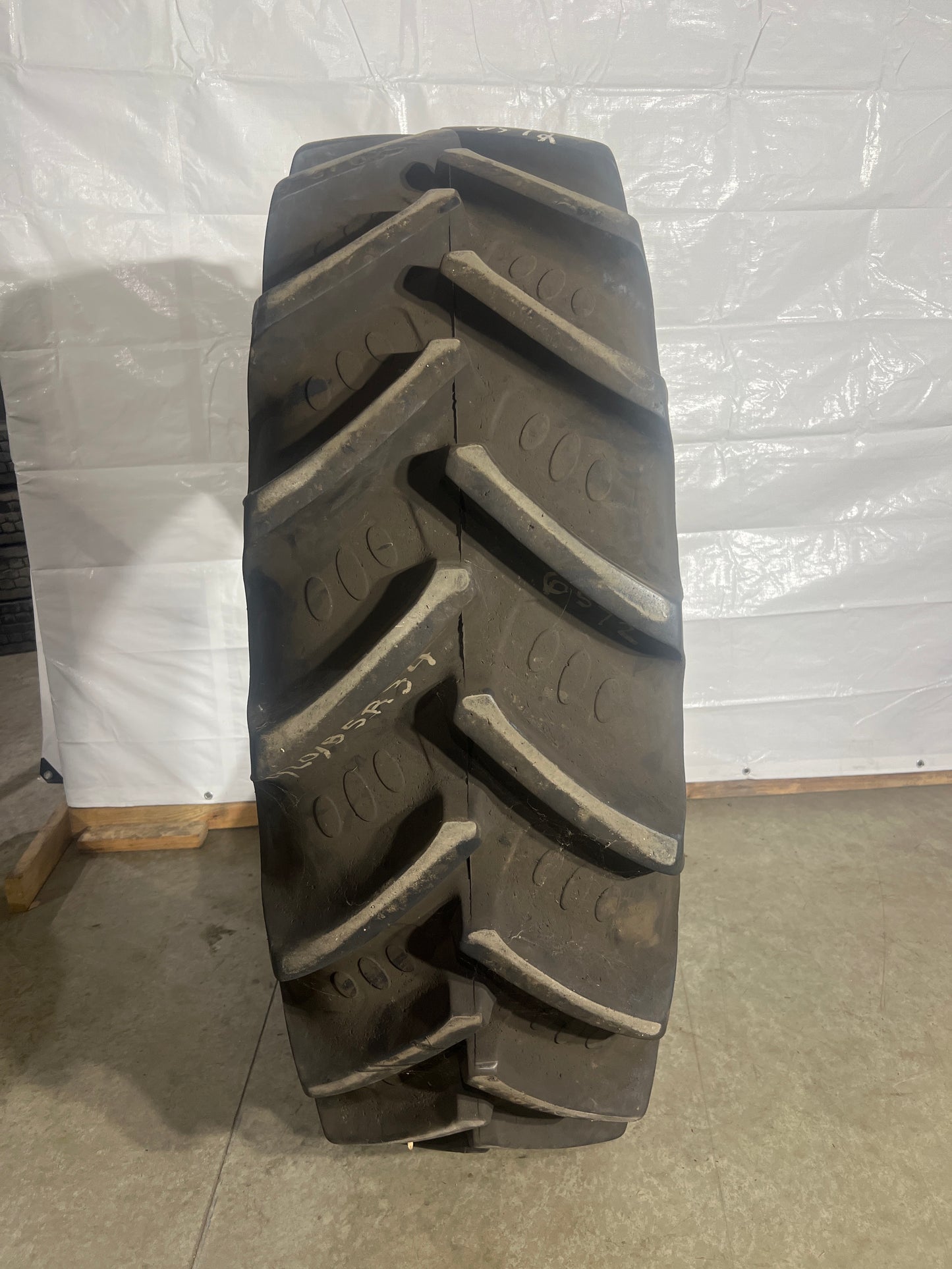 420/85R34 BKT AGRIMAX RT 855