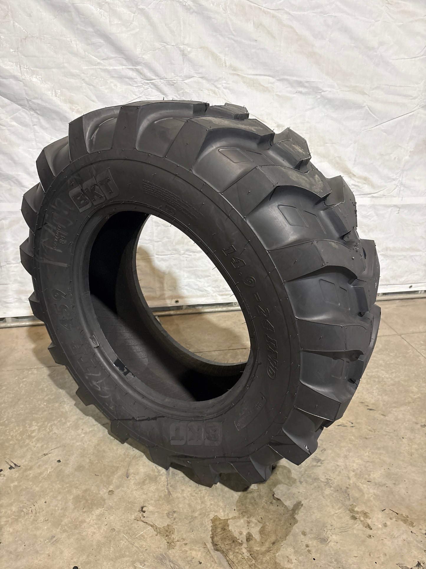 14.9-24 INDUSTRIAL BKT TR-459 #5692