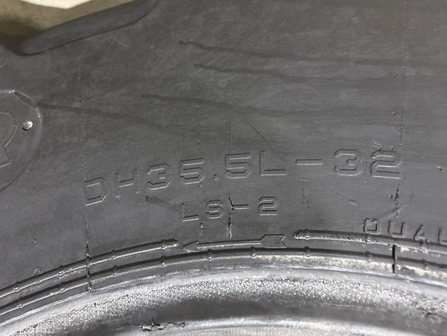 35.5-32 GOODYEAR LOGGER LUG 30 PLY #5816