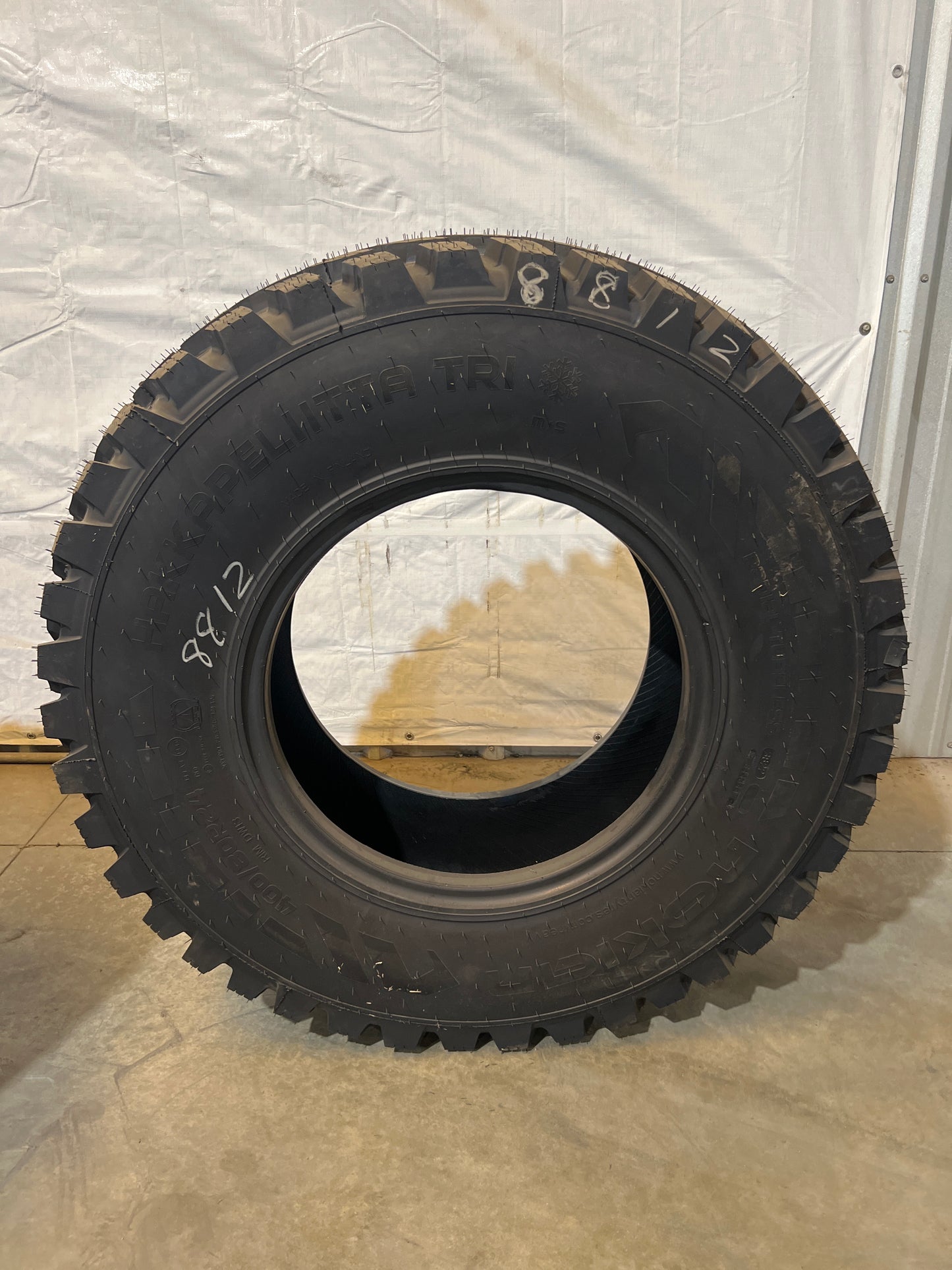 400/80R24 NOKIAN HAKKAPELLITTA TRI II #8812
