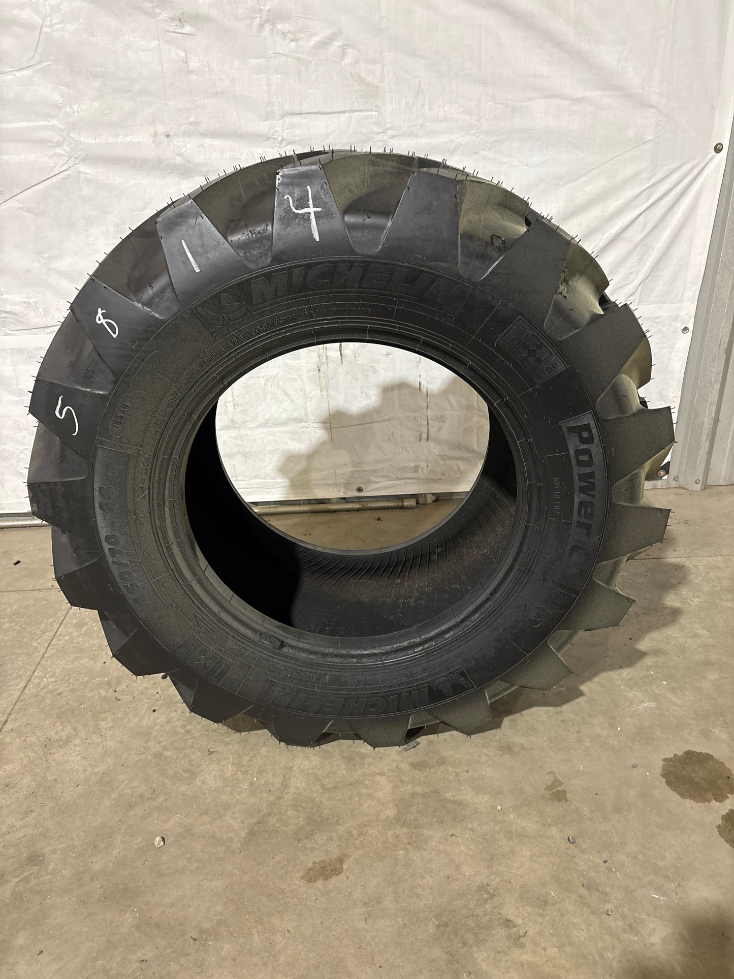 460/70-24 (17.5-24) MICHELIN POWER CL #5814