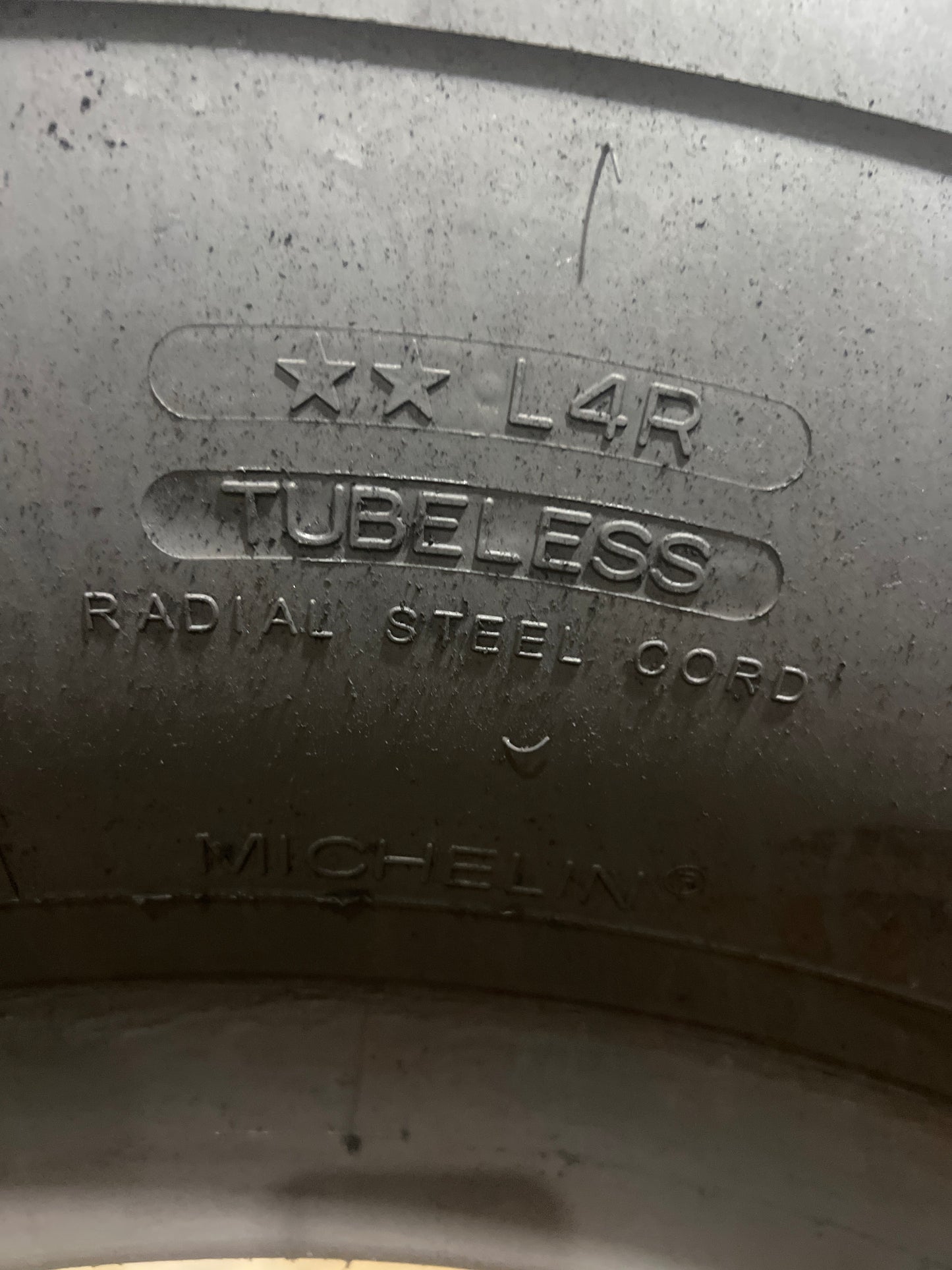 35/65R33 MICHELIN XLDD1 TL