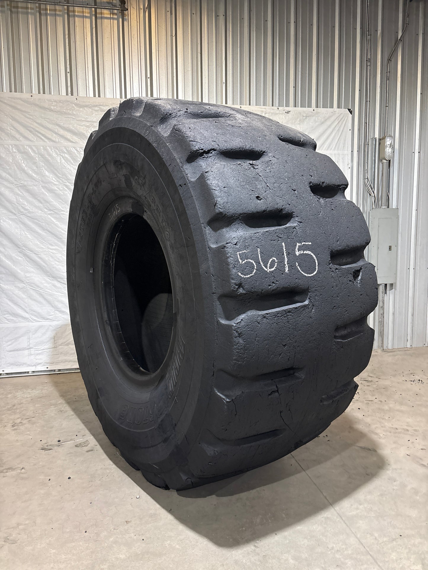 45/65R45 BRIDGESTONE V-STEEL D LUG #5615