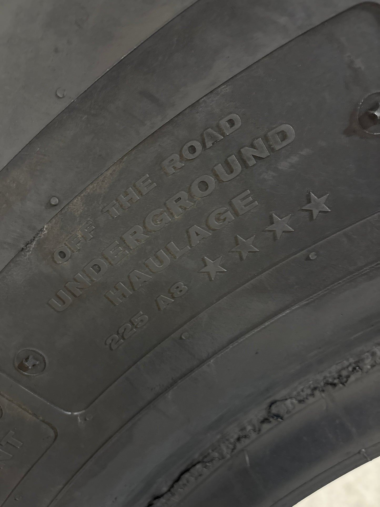 35/65R33 BRIDGESTONE V-STEEL N TRACTION #5638