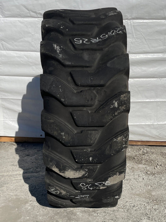 20.5-25 CAMSO LOADMASTER 16 PLY #8680